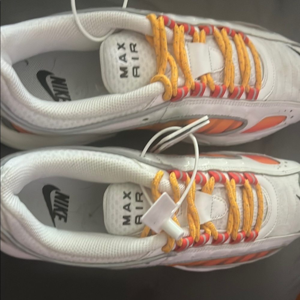 Women’s Nike Max Air White and Orange Athletic Shoes - Picture 8 of 9